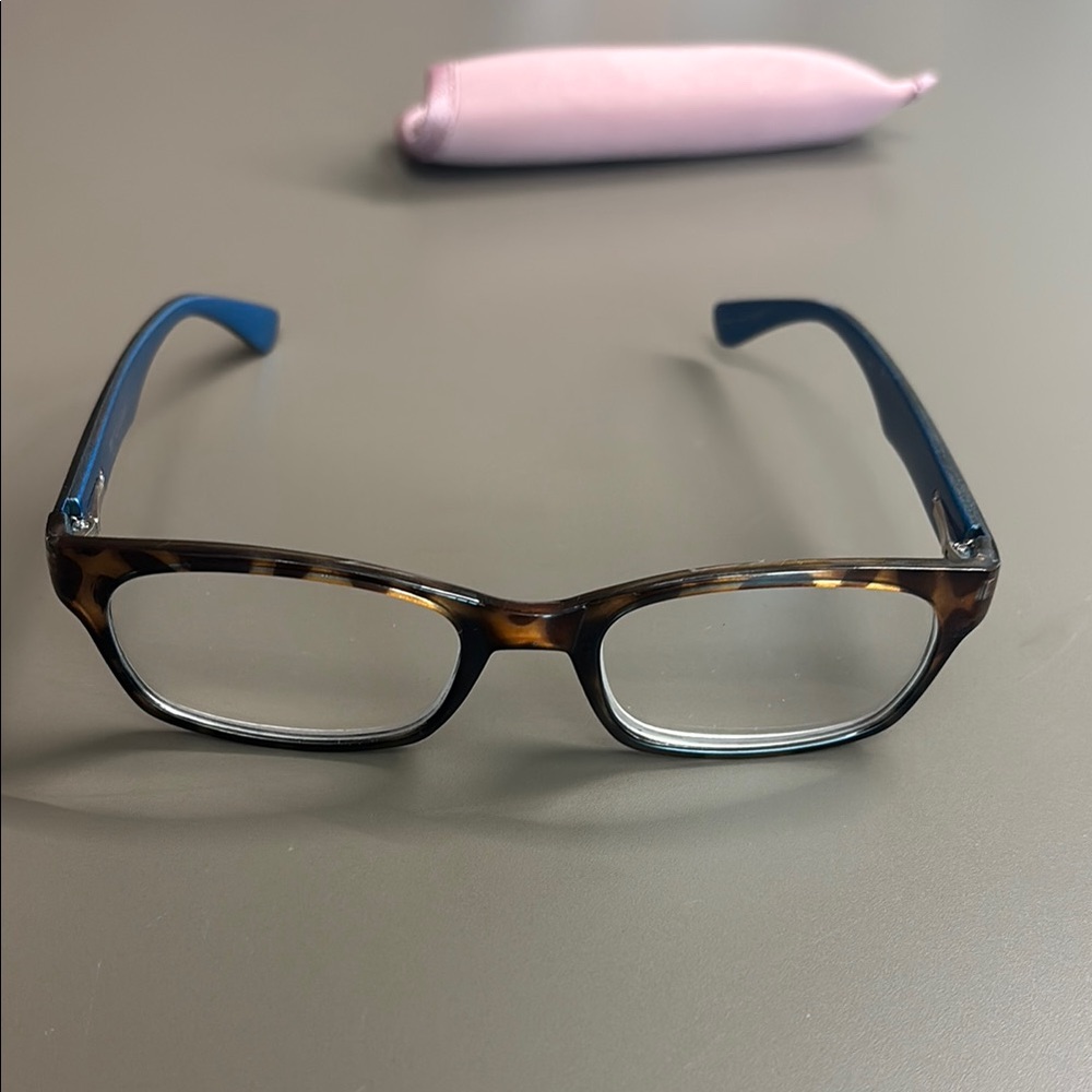 2 Pack M+ Women’s Rectangular Plastic Reading Glasses 2.50 + Cases - Picture 5 of 8